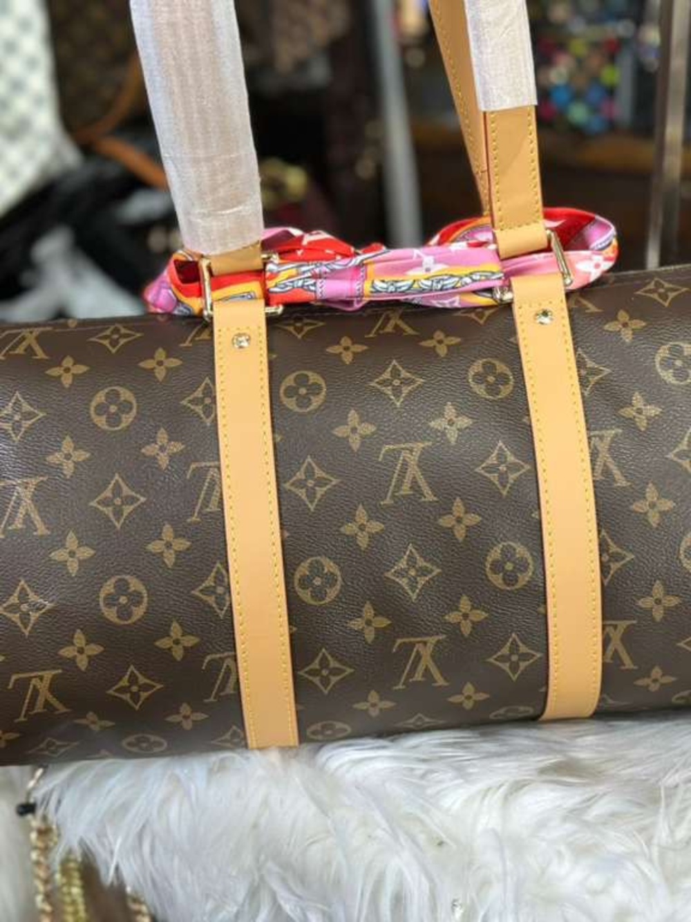 Louis Vuitton Brown Monogram Barrel Bag with Pink Scarf Detail (Master Clone) - Picture 2 of 10
